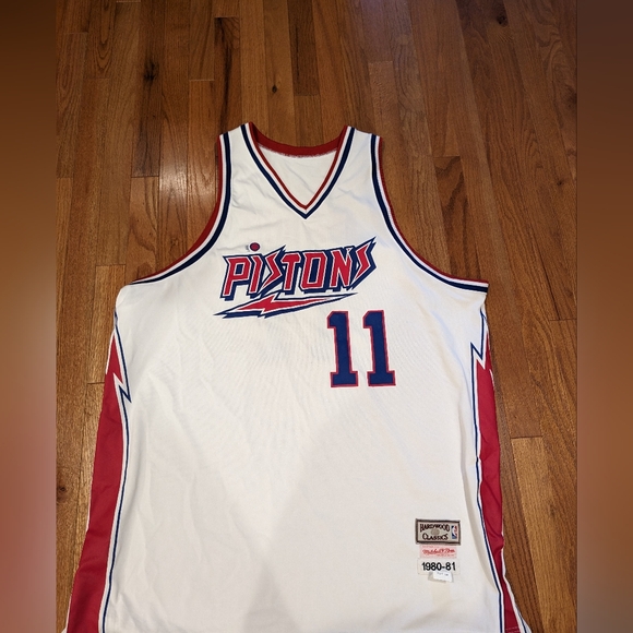 Throwback Detroit Pistons Jersey - Picture 1 of 2